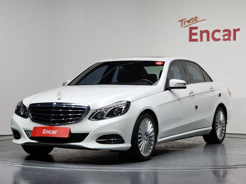 2016 Mercedes-Benz E-Class E300 Elegance photo 1