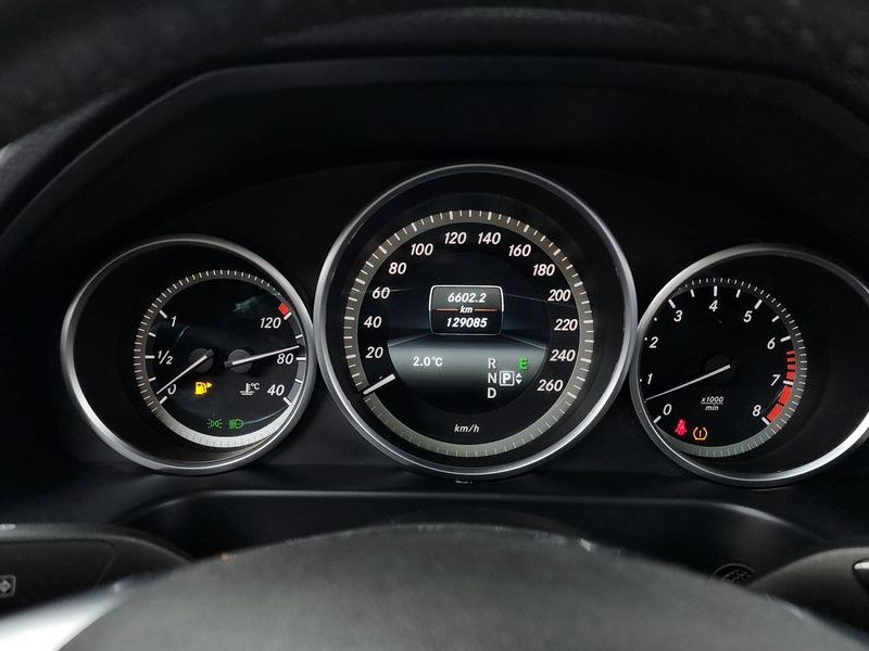 2016 Mercedes-Benz E-Class E300 Elegance photo 8
