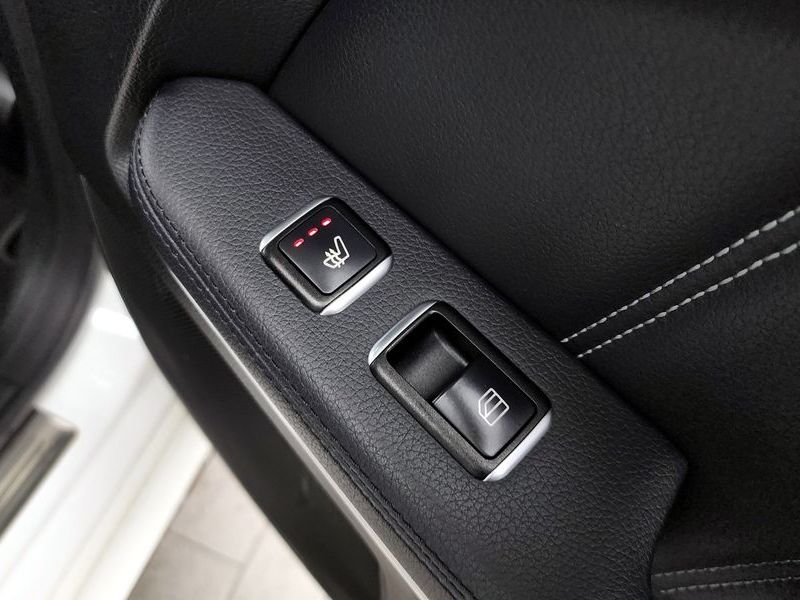 2016 Mercedes-Benz E-Class E300 Elegance photo 19