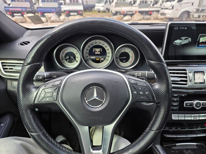 2014 Mercedes-Benz E-Class E220 CDI Avantgarde photo 18