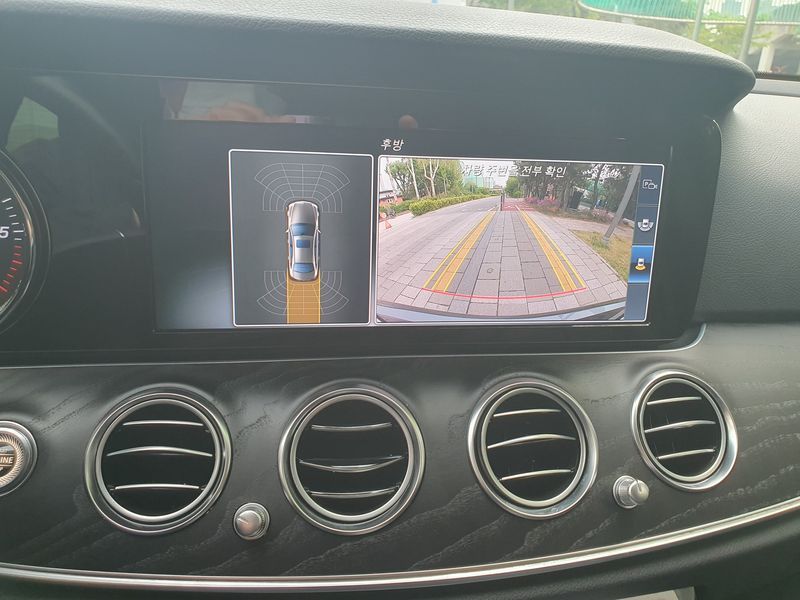 2017 Mercedes-Benz E-Class E220d Avantgarde photo 14