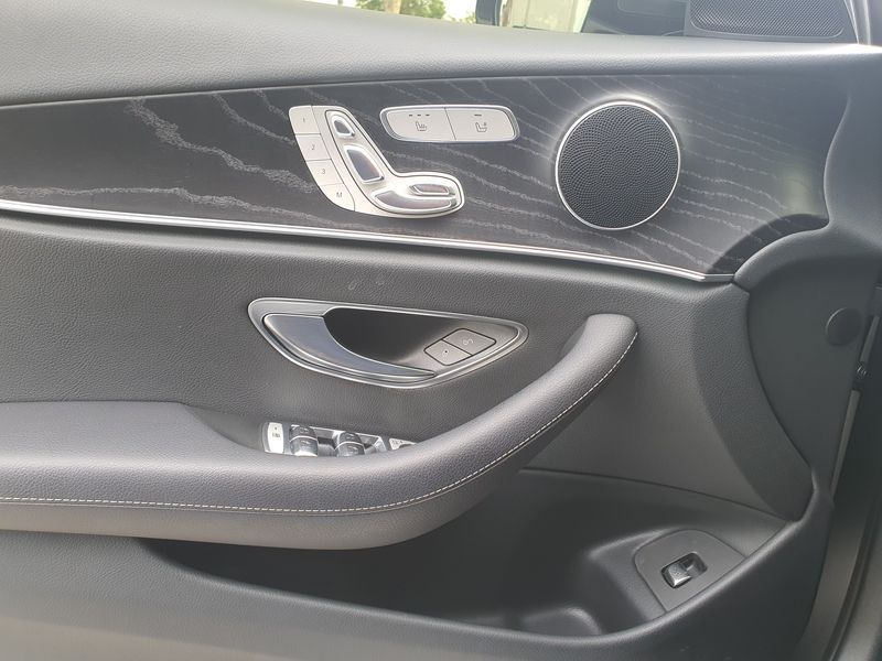 2017 Mercedes-Benz E-Class E220d Avantgarde photo 15