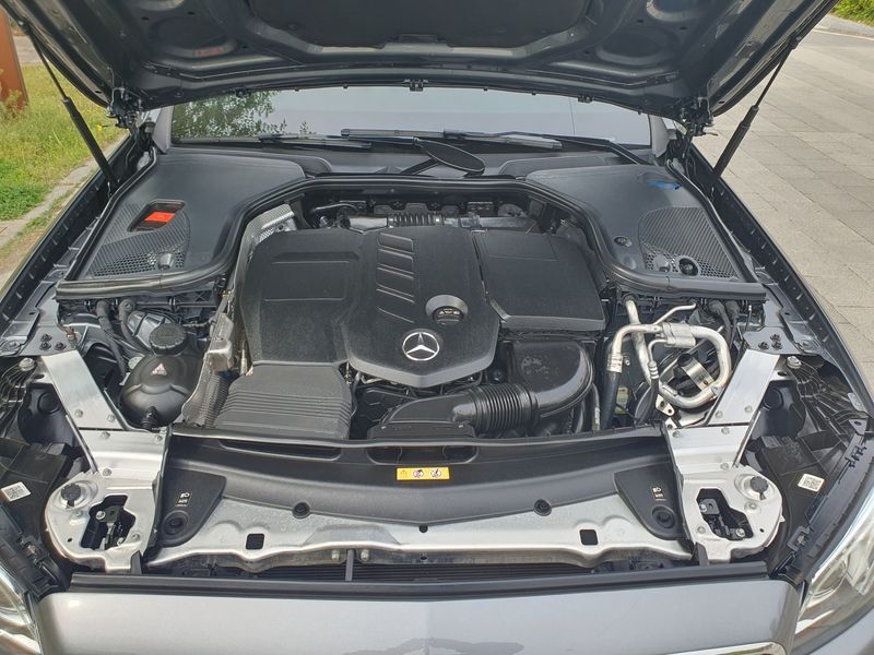 2017 Mercedes-Benz E-Class E220d Avantgarde photo 16