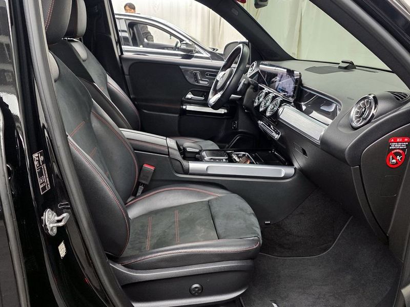2021 Mercedes-Benz B-Class GLB250 4MATIC photo 11