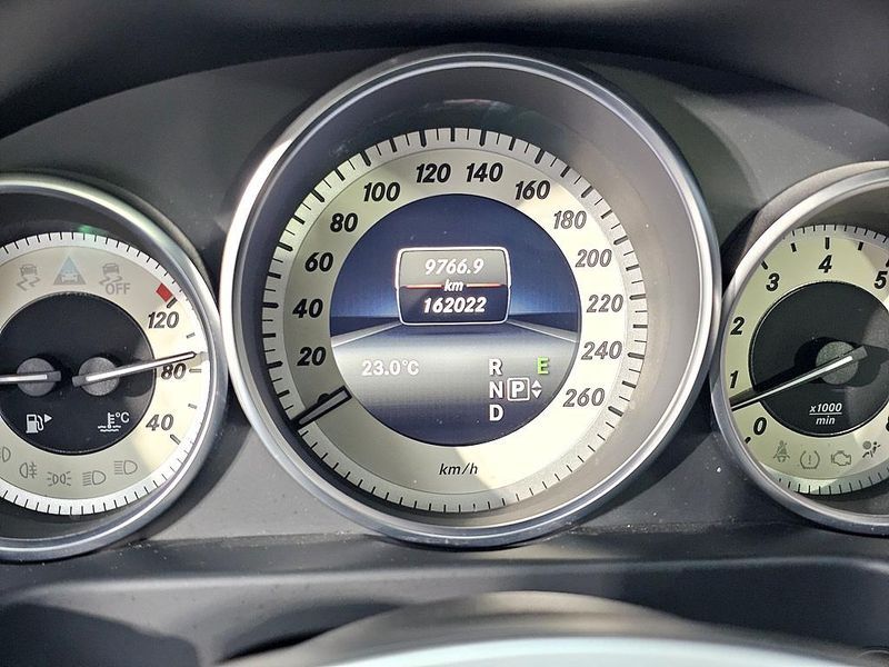 2014 Mercedes-Benz E-Class E300 4MATIC Avantgarde photo 7