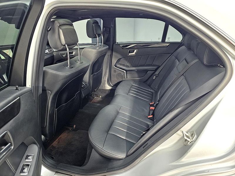 2014 Mercedes-Benz E-Class E300 4MATIC Avantgarde photo 9
