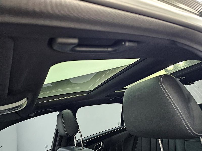 2014 Mercedes-Benz E-Class E300 4MATIC Avantgarde photo 12