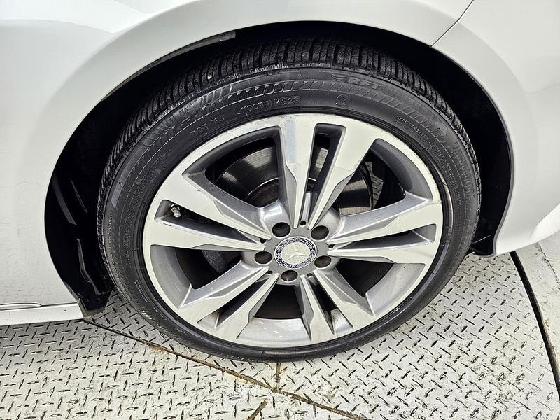 2014 Mercedes-Benz E-Class E300 4MATIC Avantgarde photo 20