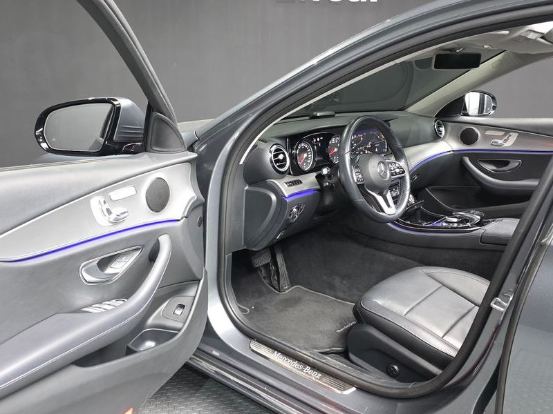 2019 Mercedes-Benz E-Class E300 Avantgarde photo 10