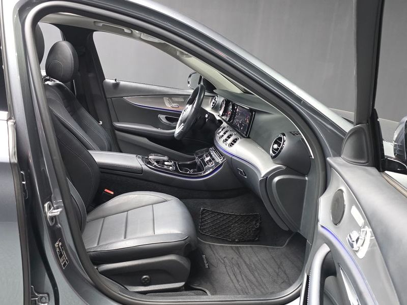 2019 Mercedes-Benz E-Class E300 Avantgarde photo 11