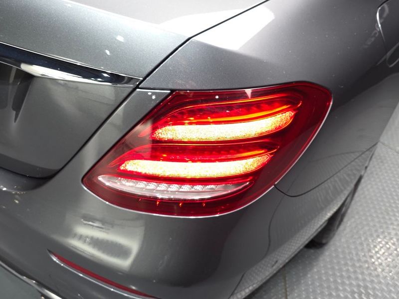 2019 Mercedes-Benz E-Class E300 Avantgarde photo 23