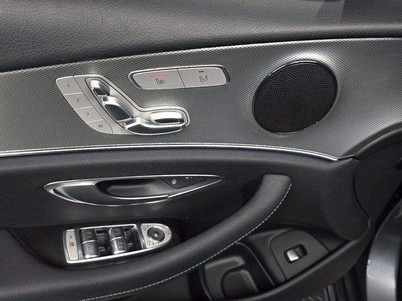 2019 Mercedes-Benz E-Class E300 Avantgarde photo 28