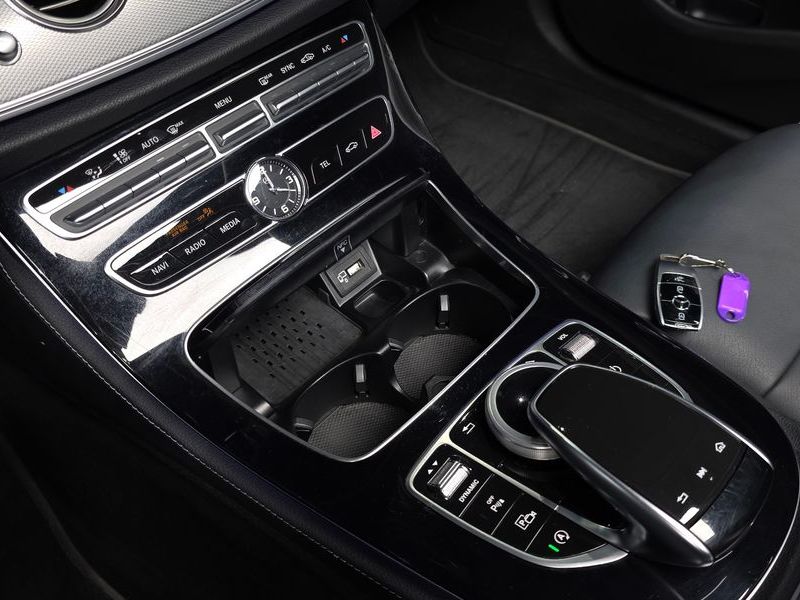 2019 Mercedes-Benz E-Class E300 Avantgarde photo 30