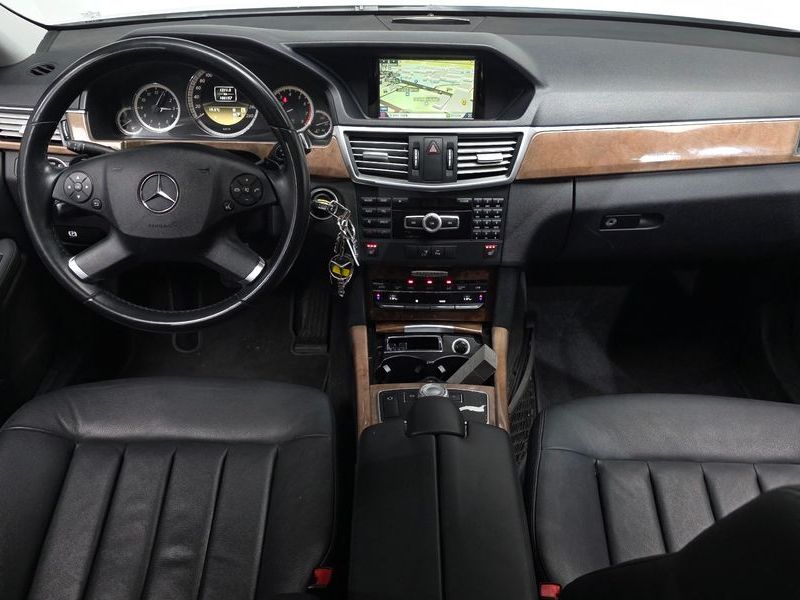 2012 Mercedes-Benz E-Class E300 Elegance photo 7