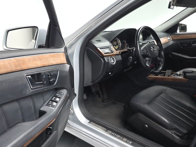 2012 Mercedes-Benz E-Class E300 Elegance photo 10