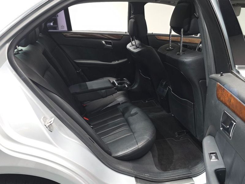 2012 Mercedes-Benz E-Class E300 Elegance photo 11
