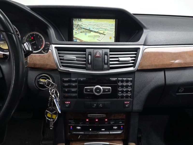 2012 Mercedes-Benz E-Class E300 Elegance photo 13