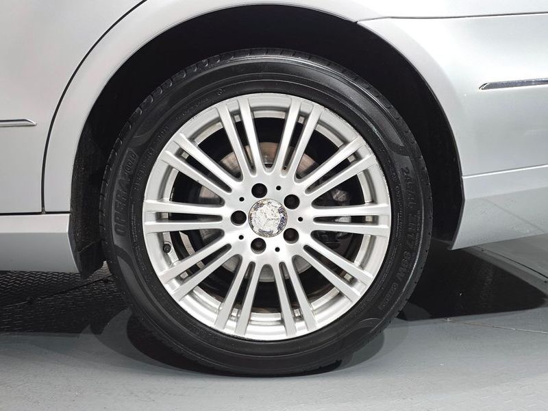 2012 Mercedes-Benz E-Class E300 Elegance photo 21