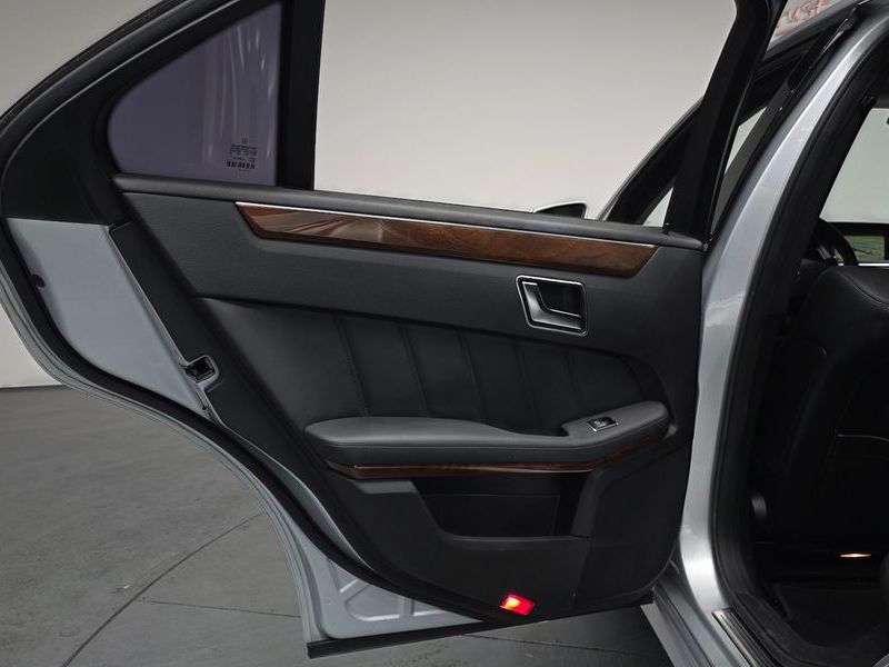 2012 Mercedes-Benz E-Class E300 Elegance photo 25