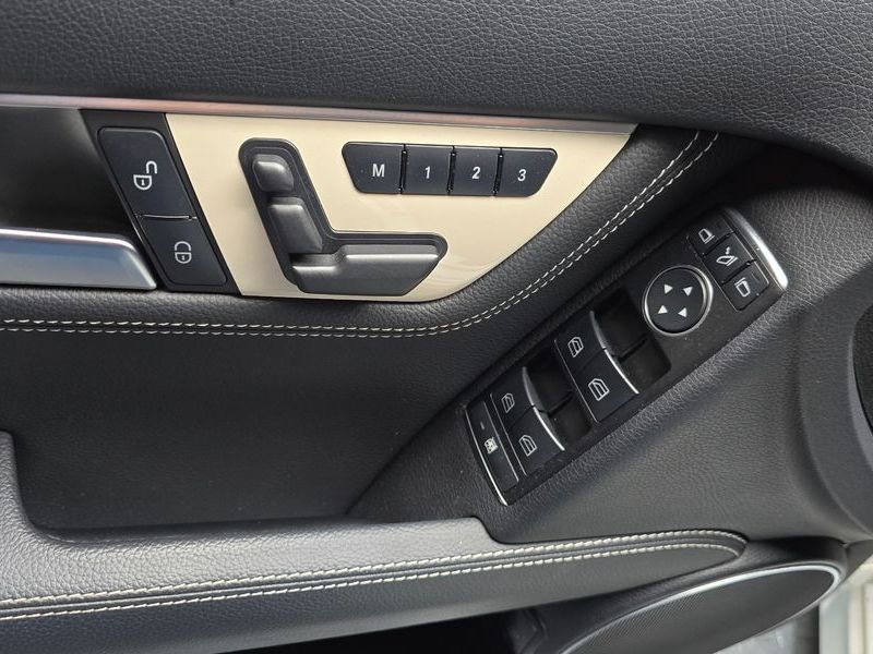 2013 Mercedes-Benz C-Class C200 CGI Avantgarde Style Package photo 14