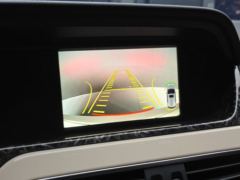 2013 Mercedes-Benz C-Class C200 CGI Avantgarde Style Package photo 16