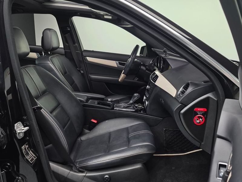 2013 Mercedes-Benz C-Class C200 CGI Avantgarde Style Package photo 10