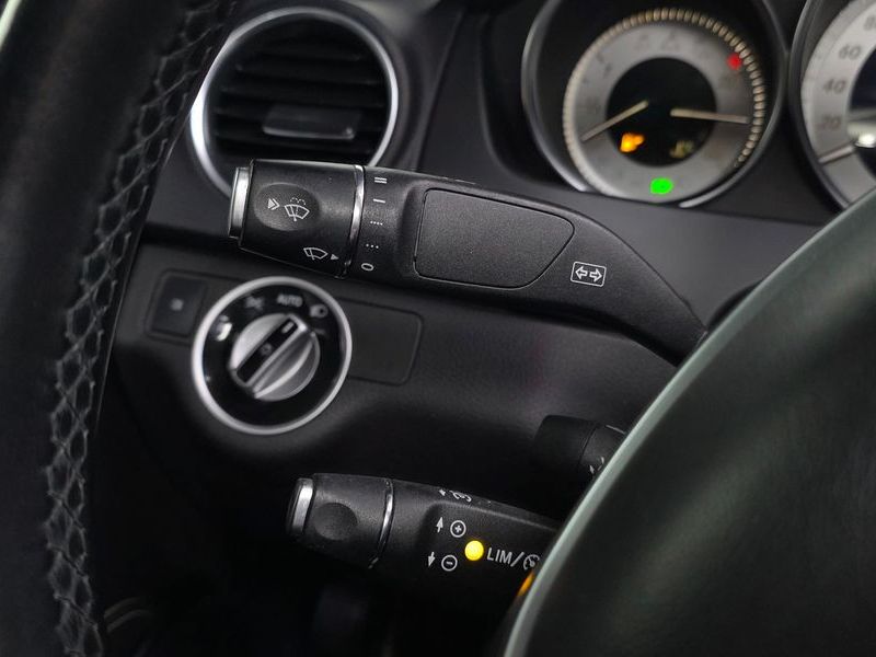 2013 Mercedes-Benz C-Class C200 CGI Avantgarde Style Package photo 18