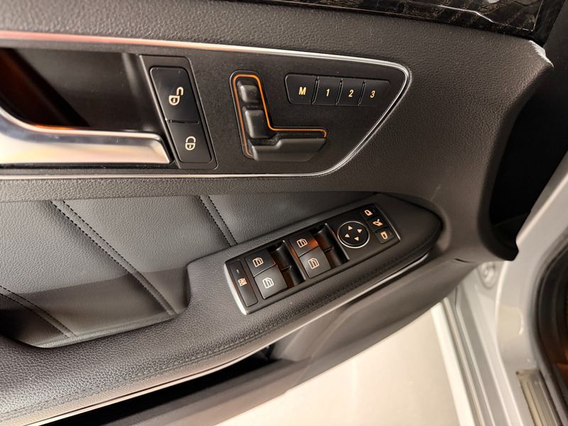 2012 Mercedes-Benz E-Class E350 4MATIC Avantgarde photo 12