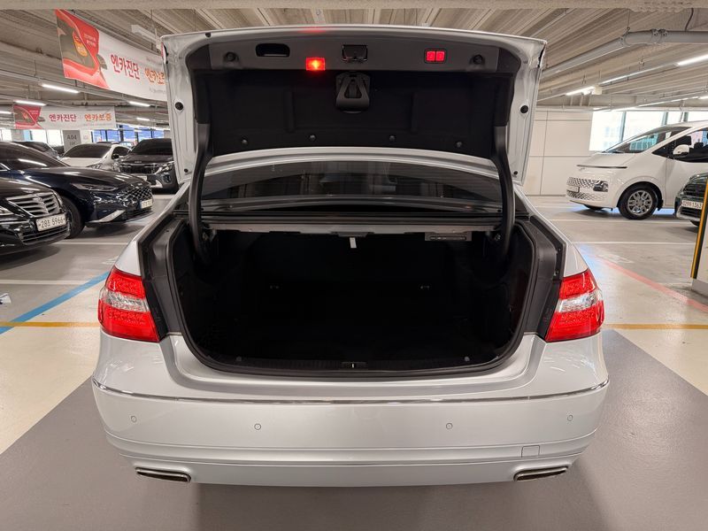 2012 Mercedes-Benz E-Class E350 4MATIC Avantgarde photo 19