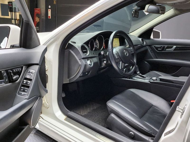 2013 Mercedes-Benz C-Class C220 CDI photo 10
