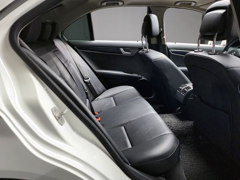 2013 Mercedes-Benz C-Class C220 CDI photo 11