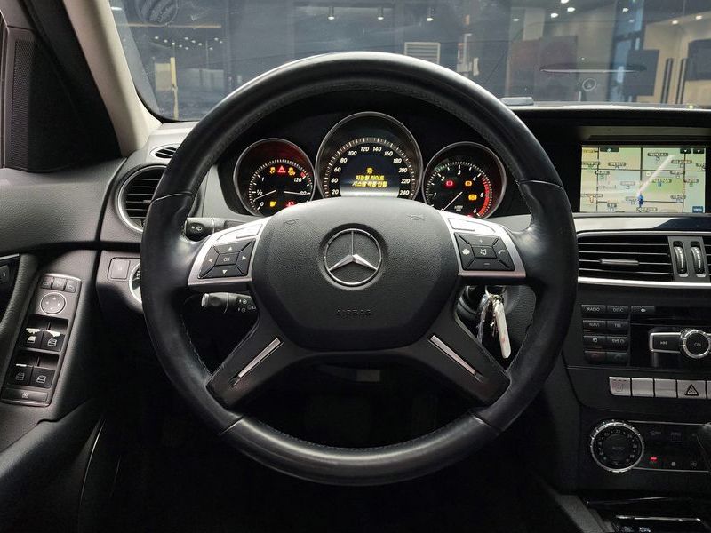 2013 Mercedes-Benz C-Class C220 CDI photo 14