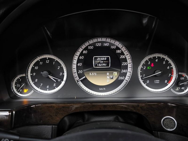 2012 Mercedes-Benz E-Class E200 CGI photo 8