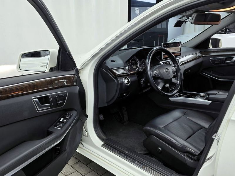 2012 Mercedes-Benz E-Class E200 CGI photo 10