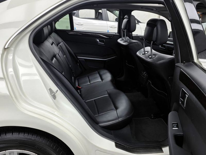 2012 Mercedes-Benz E-Class E200 CGI photo 12
