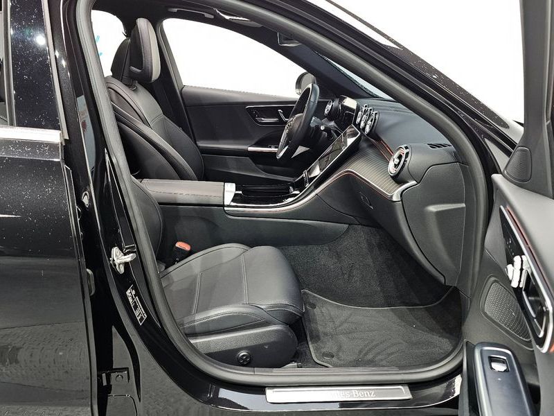 2023 Mercedes-Benz C-Class C200 Avantgarde photo 11