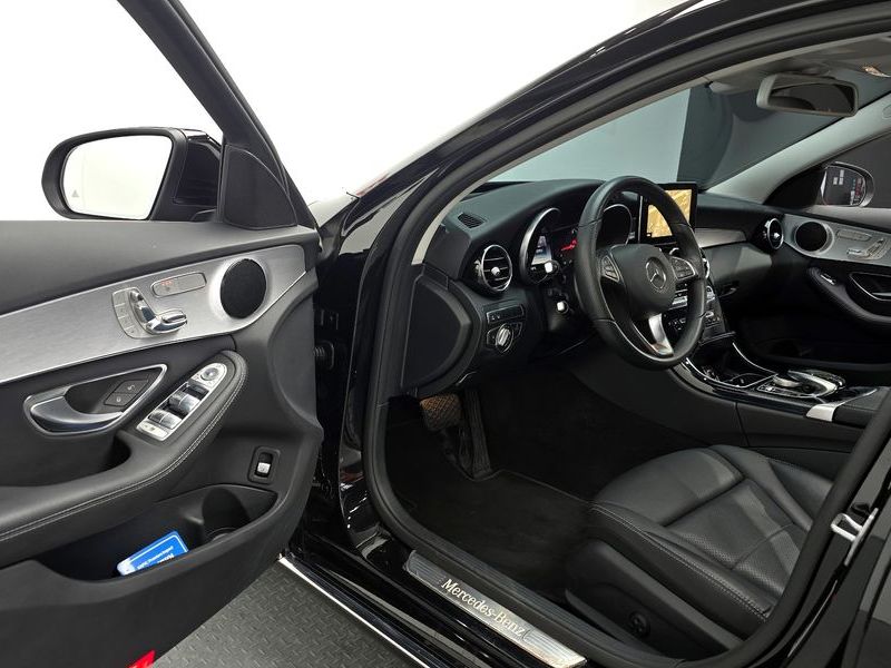 2017 Mercedes-Benz C-Class C200 Avantgarde photo 11