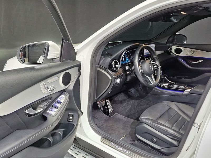 2020 Mercedes-Benz C-Class GLC300 4MATIC Premium photo 10
