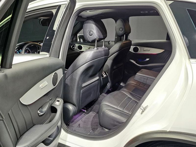 2020 Mercedes-Benz C-Class GLC300 4MATIC Premium photo 11