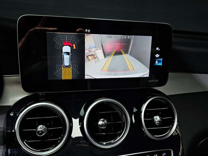 2020 Mercedes-Benz C-Class GLC300 4MATIC Premium photo 17