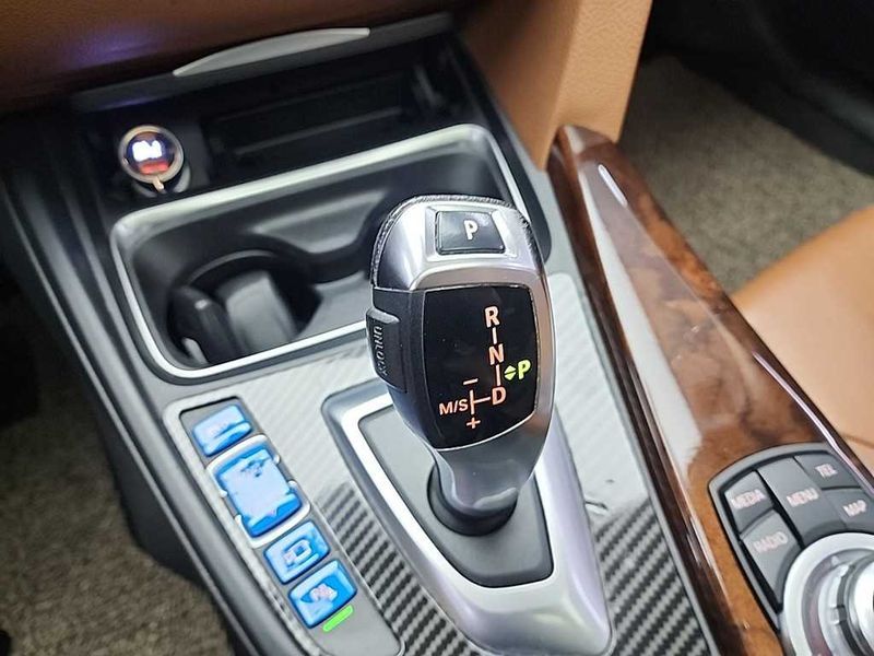 2012 BMW 3 Series 320d Luxury photo 7