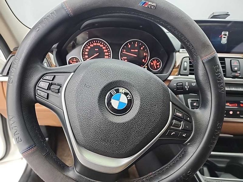 2012 BMW 3 Series 320d Luxury photo 8