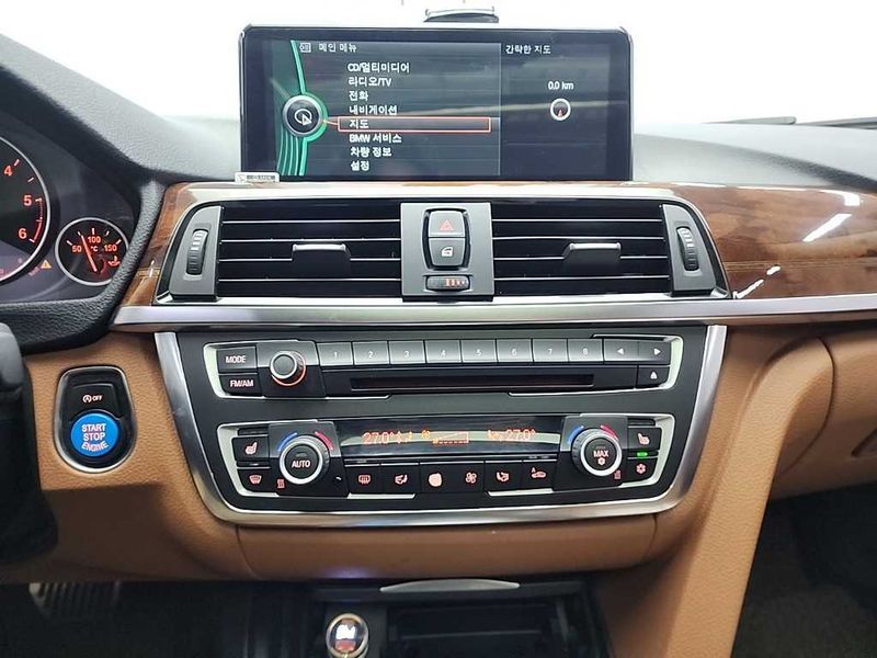 2012 BMW 3 Series 320d Luxury photo 9
