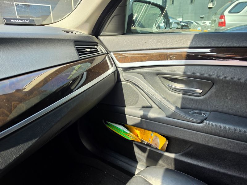 2014 BMW 5 Series 528i xDrive photo 13