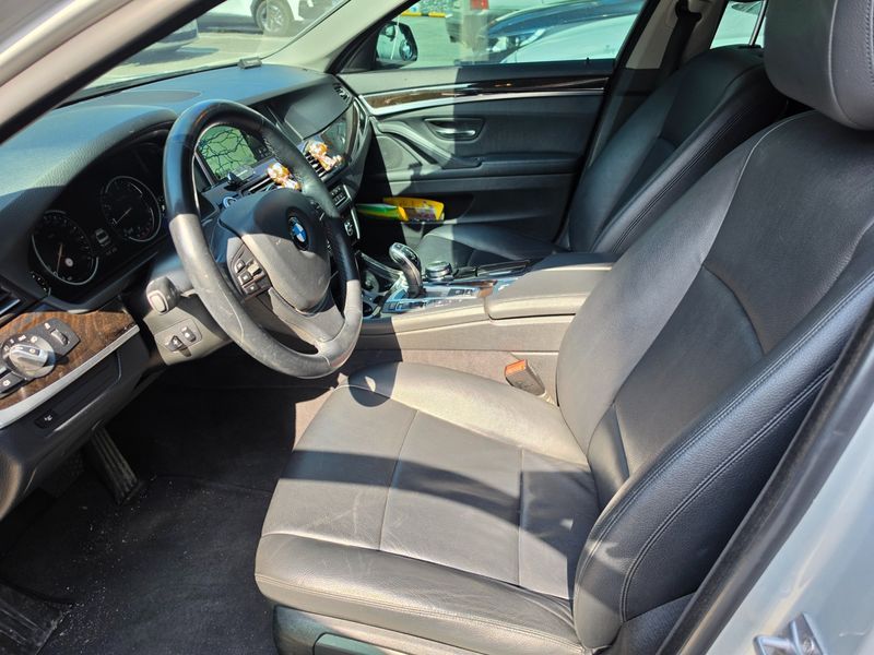 2014 BMW 5 Series 528i xDrive photo 16