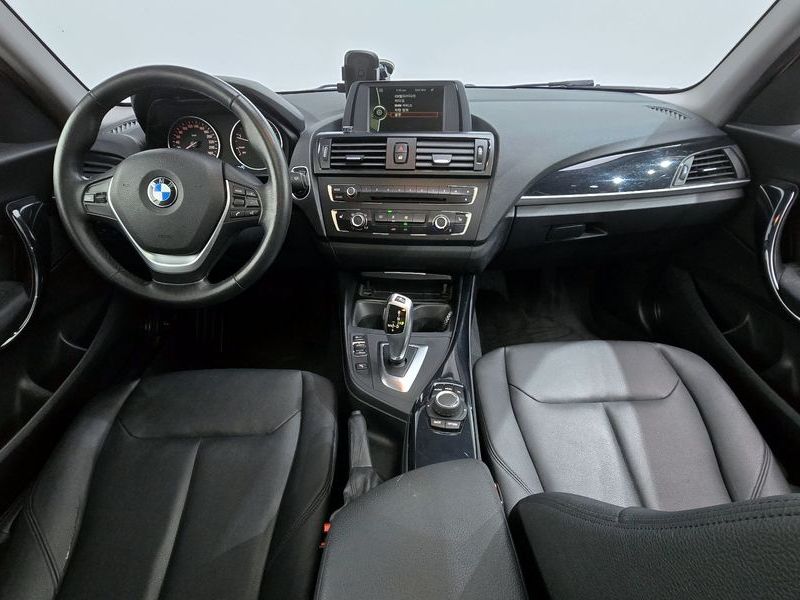 2013 BMW 1 Series 118d Urban 5Dr photo 7