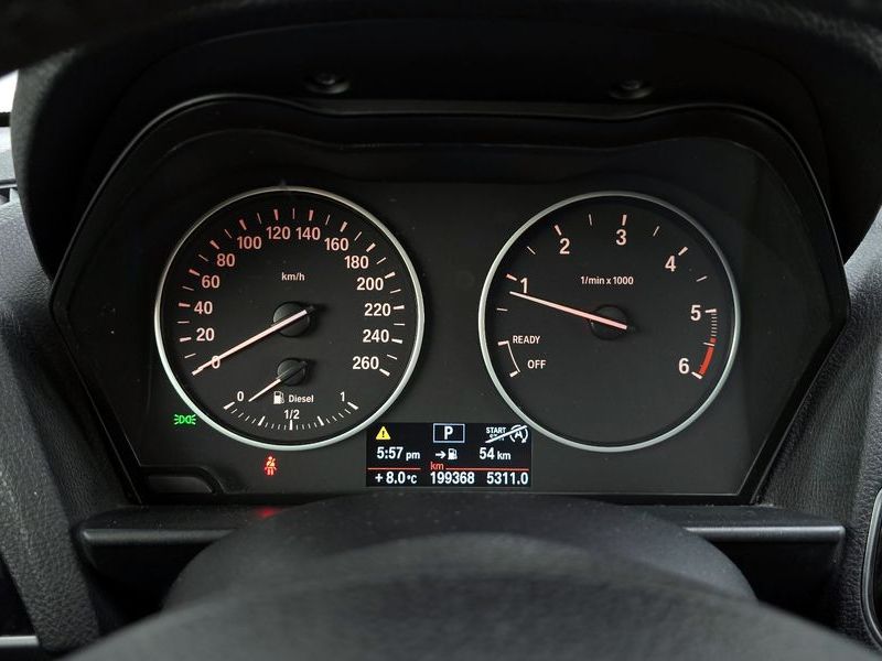 2013 BMW 1 Series 118d Urban 5Dr photo 8