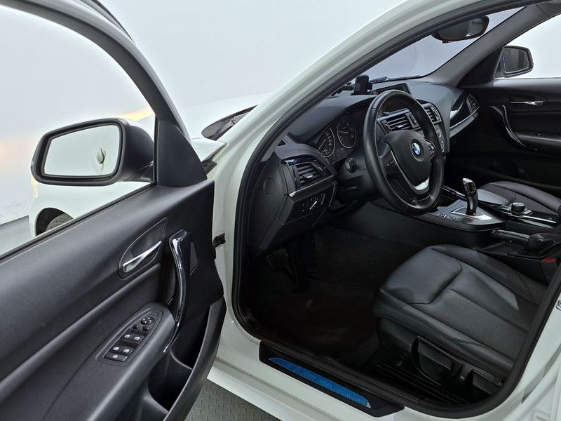 2013 BMW 1 Series 118d Urban 5Dr photo 10