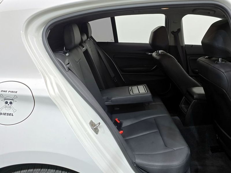 2013 BMW 1 Series 118d Urban 5Dr photo 12
