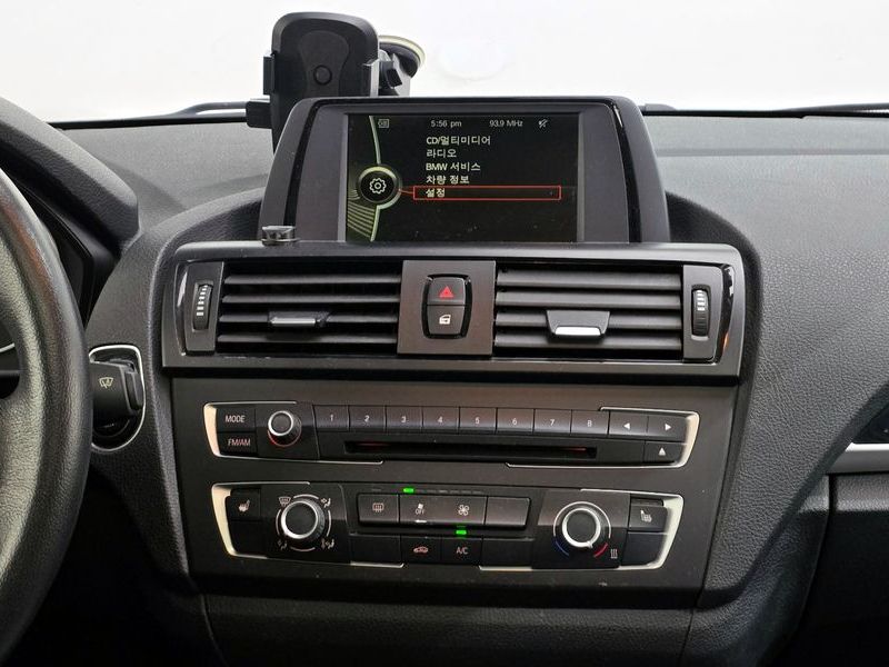 2013 BMW 1 Series 118d Urban 5Dr photo 14